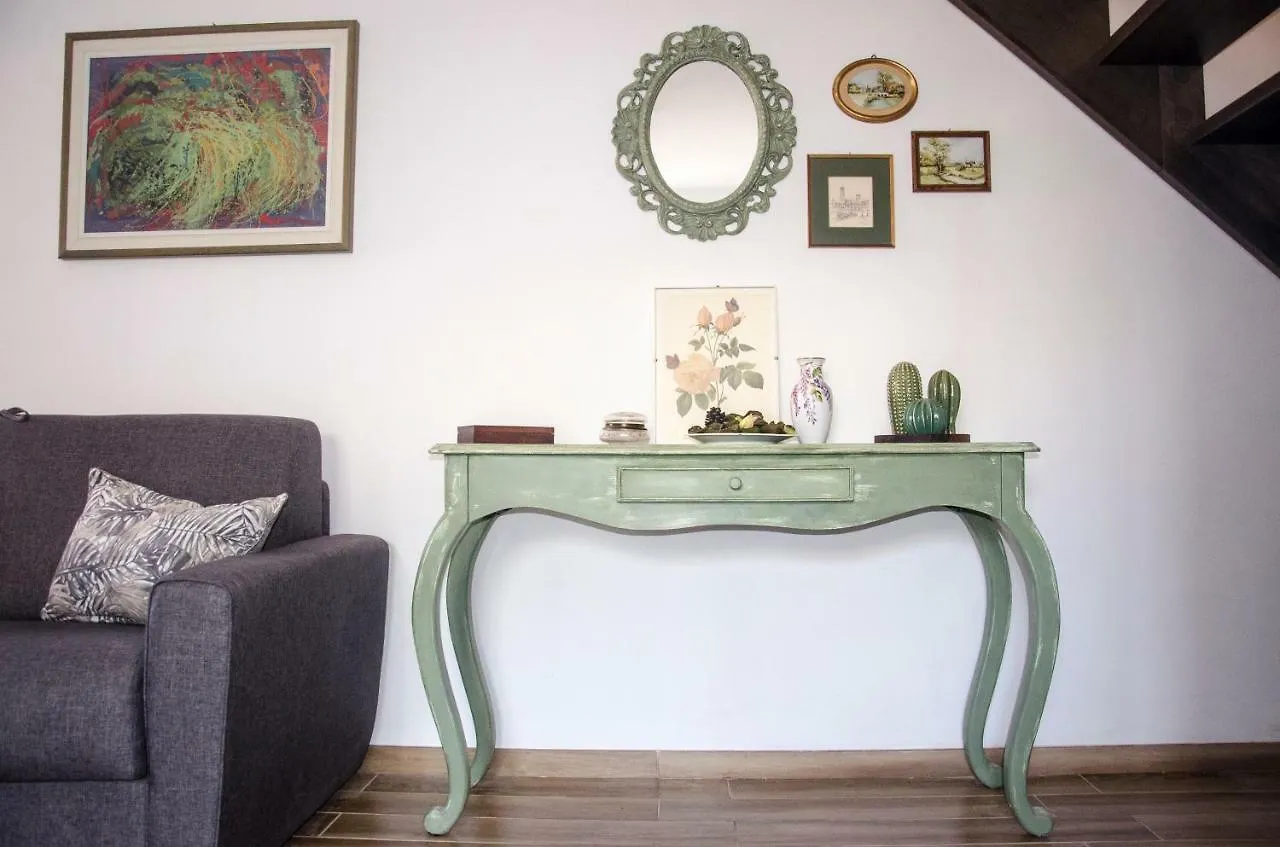 Anma Cottages The Secret Garden 피아넬로 델 라리오 아파트